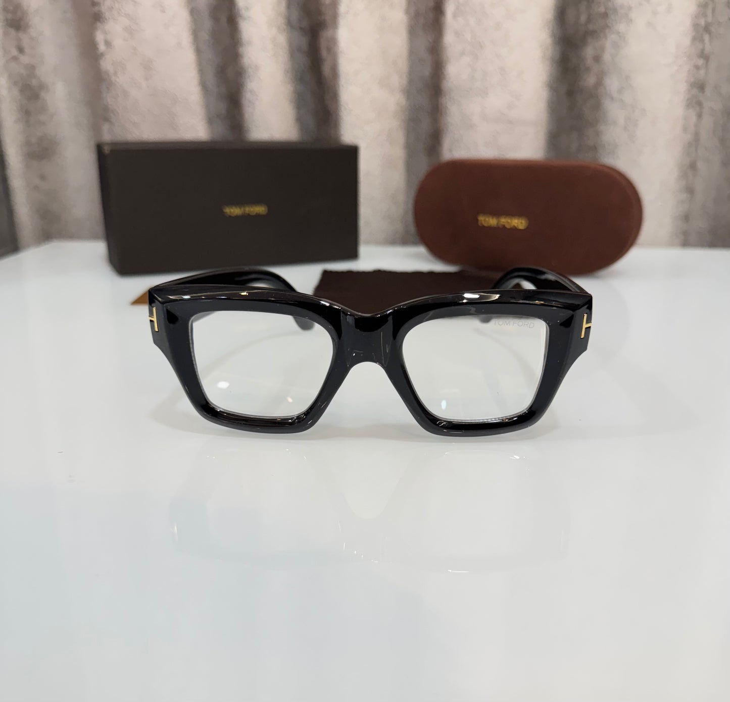 Tom For d Glass 4184 Ultimate Luxury Shade With Original Packaging