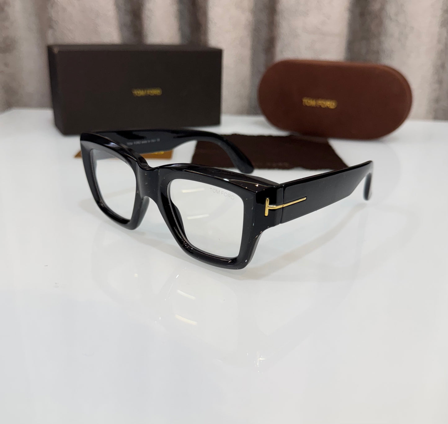 Tom For d Glass 4184 Ultimate Luxury Shade With Original Packaging