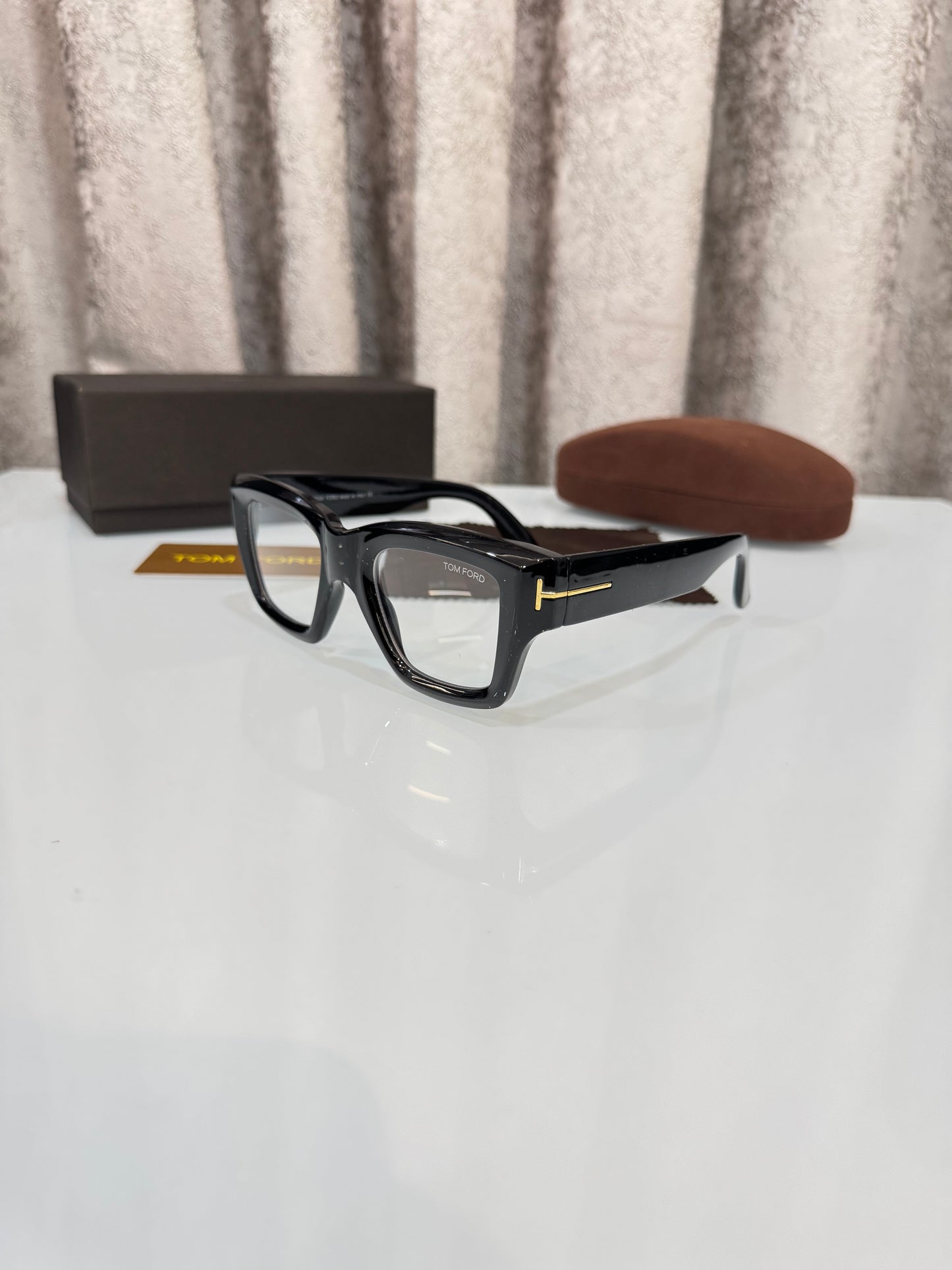 Tom For d Glass 4184 Ultimate Luxury Shade With Original Packaging