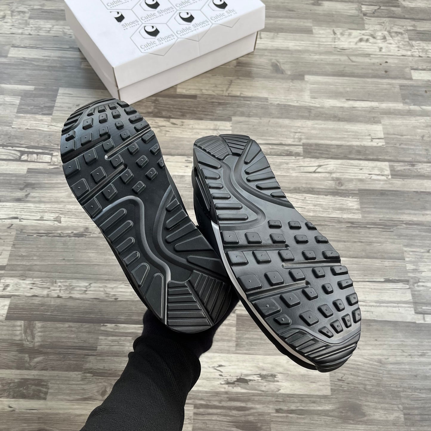 CUBICS Max Air 90 Trainers - Black